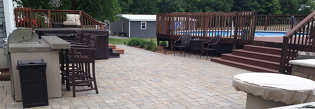 A beautiful hardscape patio area by Clean Cut Lawn and Landscape.